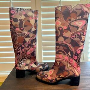 Authentic Emilio Pucci signature logo tall rain boots in pink/brown.